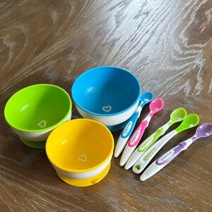 Munchkin Suction Bowls & Matching Spoons - Blue, Yellow, Green, Pink, Purple